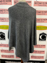 Cargar imagen en el visor de la galería, 100% Cashmere Ponchos (One Size)(Only 1 Left!)
