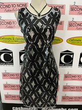Cargar imagen en el visor de la galería, Sleeveless Sequin Dress (One Size) (Only 2 Colours Left!)