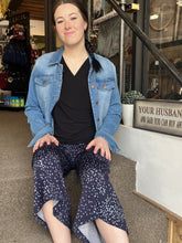 Cargar imagen en el visor de la galería, Navy Fleck-Print Wide-Leg Cropped Pant (Made in Canada) (Only 1 XXL Left!)