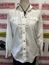 Charger l'image dans la galerie, Ralph Lauren White Snap Up (Size M)