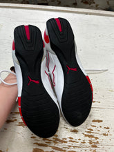 Cargar imagen en el visor de la galería, Puma Future Cat M2 Sneakers (Size 9)