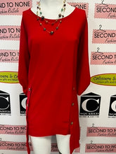Cargar imagen en el visor de la galería, Creation Red Button Tunic (Size XL)