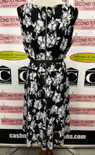 Cargar imagen en el visor de la galería, Danny and Nicole Floral Lace Dress (Size 16W)