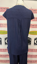 Charger l'image dans la galerie, Jones New York Navy Crinkle Set (Size L)