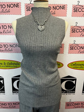 Cargar imagen en el visor de la galería, Ribbed Sleeveless Mock Neck (Only 2 Left!)
