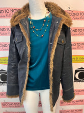 Cargar imagen en el visor de la galería, Teal Velour Tee (Size M)