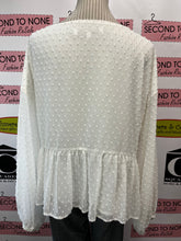 Charger l'image dans la galerie, Cupcakes & Cashmere Sparkly Peplum Top (Size L)