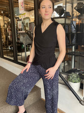 Cargar imagen en el visor de la galería, Navy Fleck-Print Wide-Leg Cropped Pant (Made in Canada) (Only 1 XXL Left!)