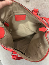 Cargar imagen en el visor de la galería, Coach Legacy Candace Medium Carryall Tote