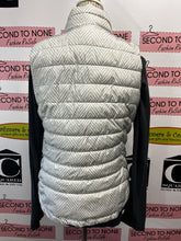 Load image into Gallery viewer, GAP Puffer Vest (Size M)