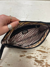 Cargar imagen en el visor de la galería, Guess Monogram Wrist Clutch