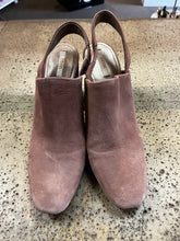 Load image into Gallery viewer, Geox Sparkly Suede Heels (Size 38=7)