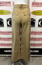 Load image into Gallery viewer, Optima Khaki Wide Leg Cargo Pants (Size 7)