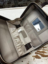 Cargar imagen en el visor de la galería, Triforce Snake Skin Hard Travel Case