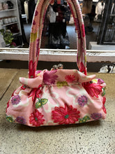 Load image into Gallery viewer, Vintage Beaded Flower Handbag