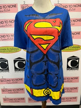 Cargar imagen en el visor de la galería, Men's Superman Tees (3 Options)