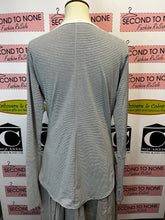 Load image into Gallery viewer, Lululemon Long Sleeve (Size 12)