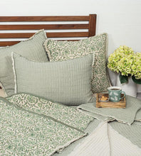 Cargar imagen en el visor de la galería, Large 5-Stem Hydrangea (Only 1 Bunch Left!)