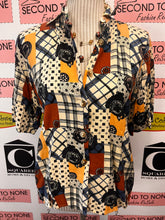 Load image into Gallery viewer, Vintage Button Up Top (Size 10)