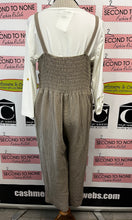 Cargar imagen en el visor de la galería, Soft Brown Tie Front Jumpsuit (Size XL)