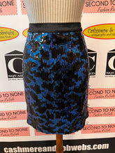 Cargar imagen en el visor de la galería, NWT BCBG Sequin Skirt (Size 4)