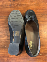 Load image into Gallery viewer, Codia Black Suede Pumps (Size 39=8)
