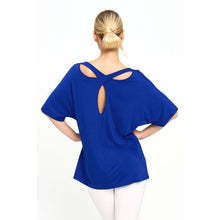 Cargar imagen en el visor de la galería, Camiseta con recortes sin esfuerzo de coral rojo (2 colores)