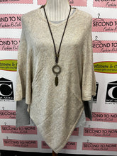 Cargar imagen en el visor de la galería, 100% Cashmere Ponchos (One Size)(Only 1 Left!)
