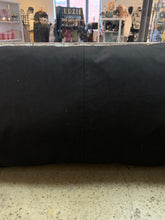Cargar imagen en el visor de la galería, Cojines de antelina negra (2 tamaños)