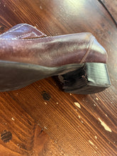 Cargar imagen en el visor de la galería, *AS IS* Hush Puppies Heeled Leather Loafers (Size 7.5)