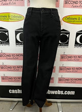 Cargar imagen en el visor de la galería, White House Black Market Skinny Flare Black Jeans (Size 6)