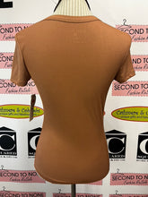 Cargar imagen en el visor de la galería, NWT Rebel Sugar Basic Tee (Size S)