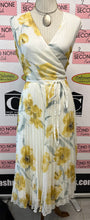 Load image into Gallery viewer, Yellow Flower Pleated Wrap Dress (Size M)
