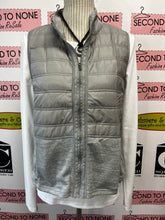 Cargar imagen en el visor de la galería, Quilted Zip-Front Vest (Only 1 Black Large Left!)