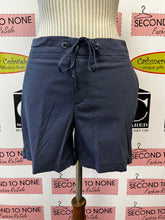 Load image into Gallery viewer, Columbia Shorts (Size 10)