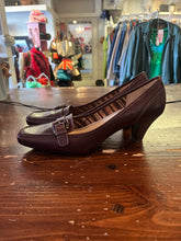 Charger l'image dans la galerie, Anne Klein Buckle Heeled Loafers (Size 7.5)