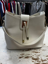Cargar imagen en el visor de la galería, Charming Charlie Cream Handbag