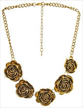 Cargar imagen en el visor de la galería, 3D Metal Roses Necklace (2 Colours)