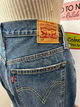Load image into Gallery viewer, Levi's 501 Denim Shorts (Size 30W)