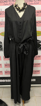 Cargar imagen en el visor de la galería, NWT Penningtons Wide Leg Belted Jumpsuit (Size 3X)