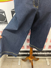 Cargar imagen en el visor de la galería, Stretch-Denim Long Shorts (Size 10)