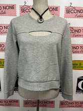 Cargar imagen en el visor de la galería, Adidas Cutout Long Sleeve Sweater (Size M)