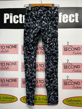 Load image into Gallery viewer, Lululemon Wunder Under Leggings (Size 4)