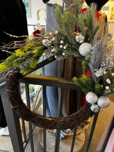Load image into Gallery viewer, Holiday Vine Wreath