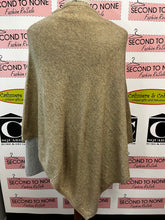 Cargar imagen en el visor de la galería, 100% Cashmere Ponchos (One Size)(Only 1 Left!)