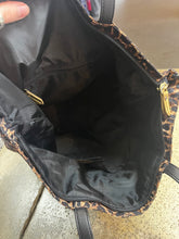 Cargar imagen en el visor de la galería, Victoria's Secret Leopard Tote Bag
