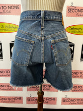 Load image into Gallery viewer, Levi's 501 Denim Shorts (Size 29W)