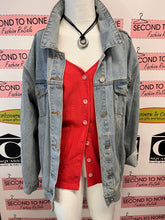 Cargar imagen en el visor de la galería, Distressed Classic Jean Jacket (Size 12)