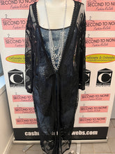 Cargar imagen en el visor de la galería, Black Sheer Cover-Up (One Size)