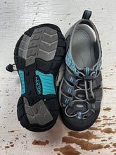 Cargar imagen en el visor de la galería, Keen Waterproof Hiking Sandals (Size 6)